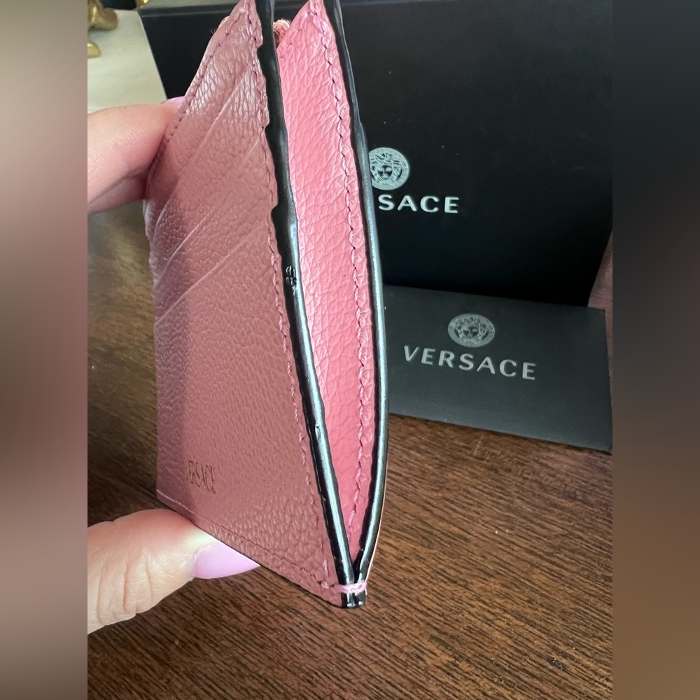 VERSACE Gold Metal Logo Virtus Calfskin Grain Pink Leather ID Card Coin Holder - Picture 9 of 12